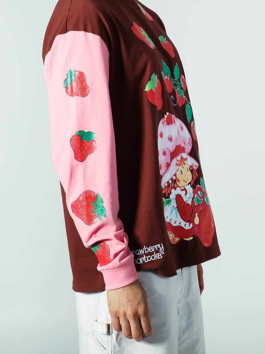 Strawberry Shortcake Gift of Strawberries Distressed Long sleeve
